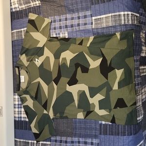 Gymshark Men's Green Camo size XS T Shirt Elastane for Wicking Quality Comfort